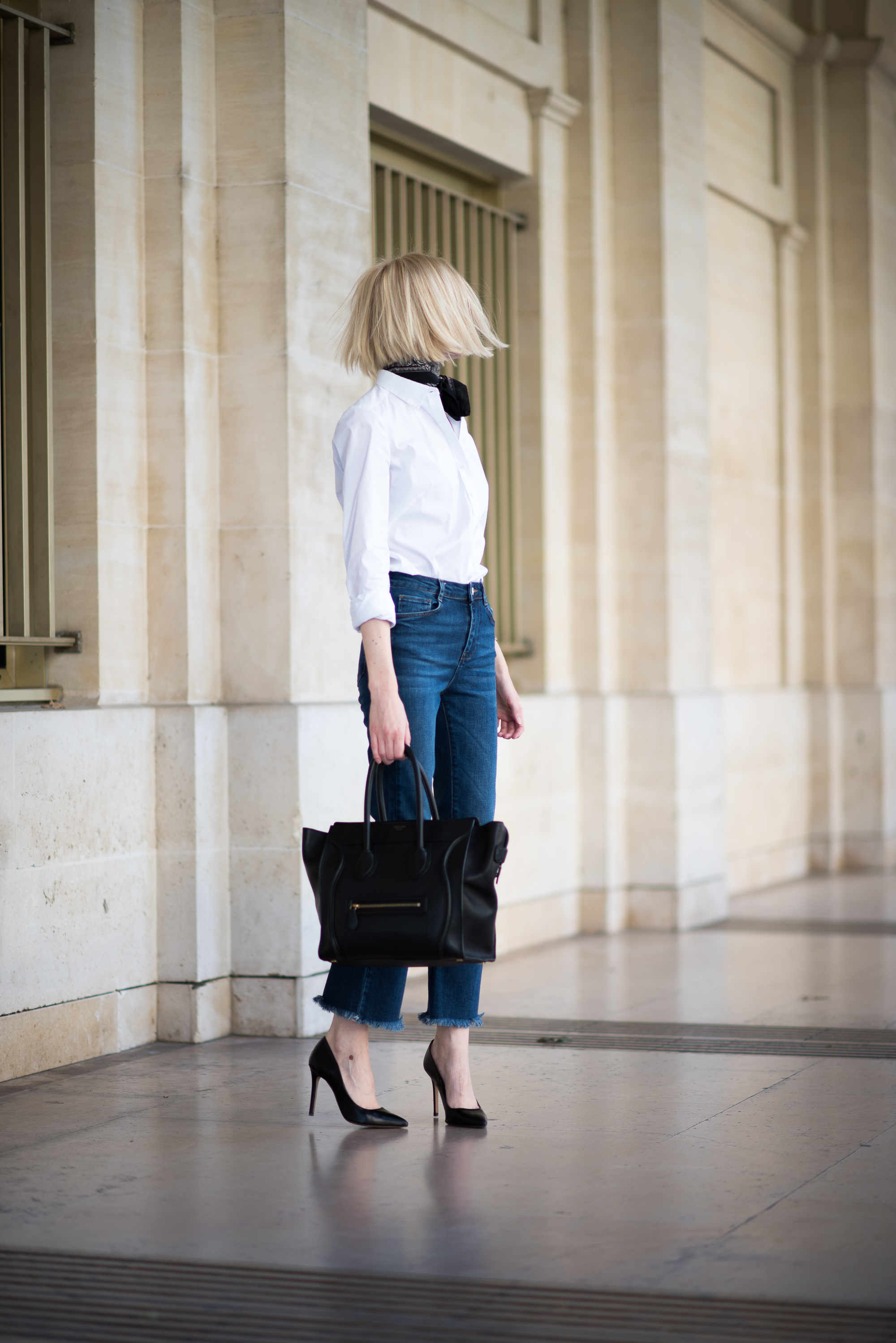 how-to-wear-a-white-shirt-in-different-ways-22