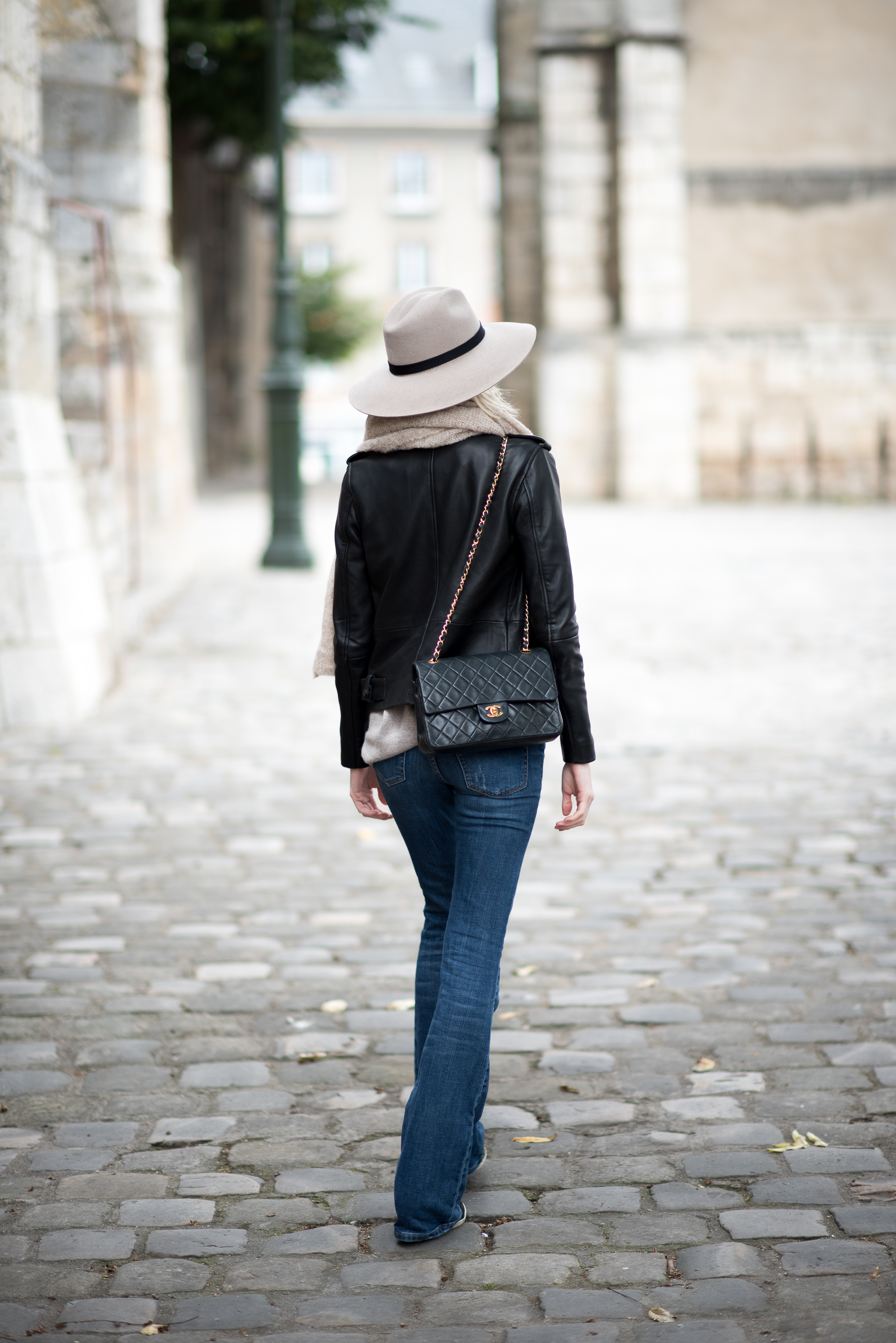 leather-jacket-and-felt-hat-13