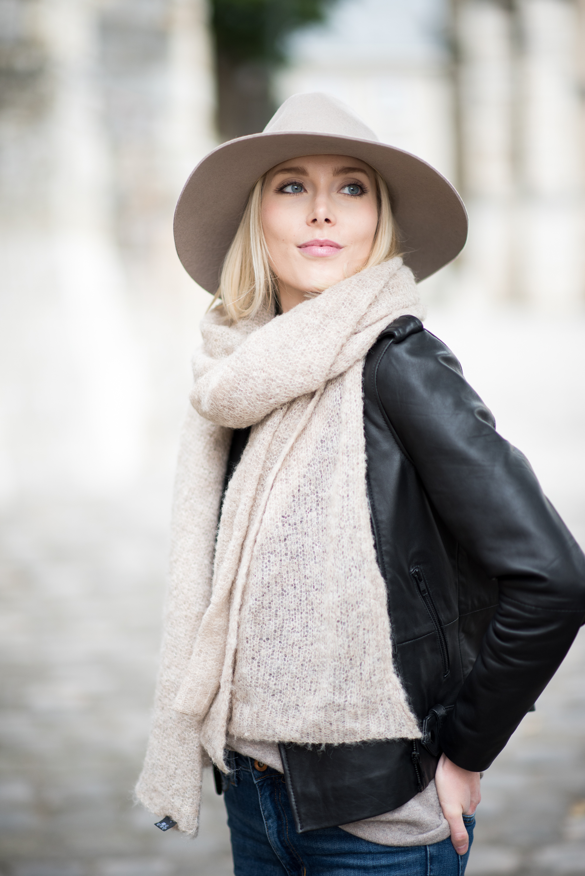 leather-jacket-and-felt-hat-5