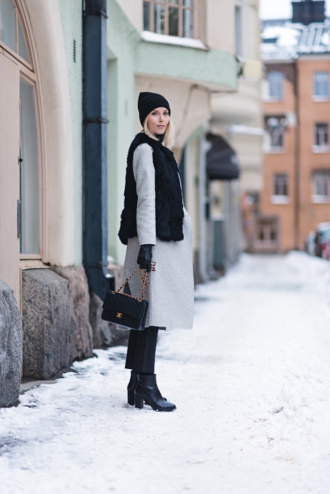 Anna Sofia Helsinki Snow Chanel Bag Black Beanie 2
