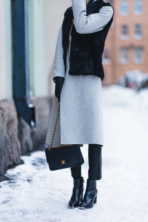 Anna Sofia Helsinki Snow Chanel Bag Black Beanie 5