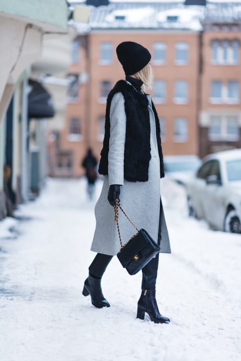 Anna Sofia Helsinki Snow Chanel Bag Black Beanie 6