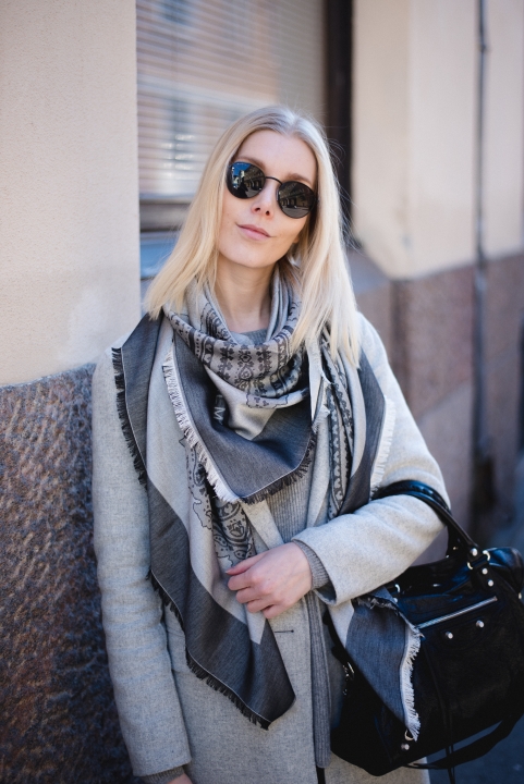 Balmuir Scarf Style Plaza 5