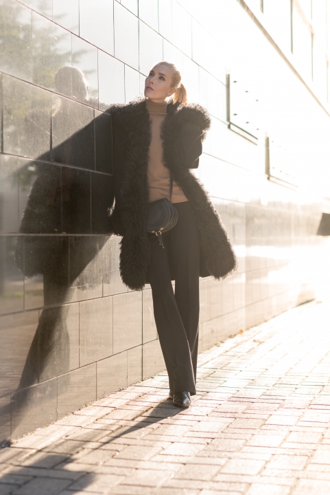 Anna Sofia Style Plaza Fur Coat Black Wall Street Style 12