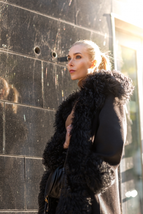 Anna Sofia Style Plaza Fur Coat Black Wall Street Style 18
