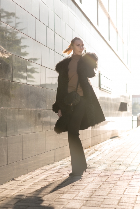 Anna Sofia Style Plaza Fur Coat Black Wall Street Style 21