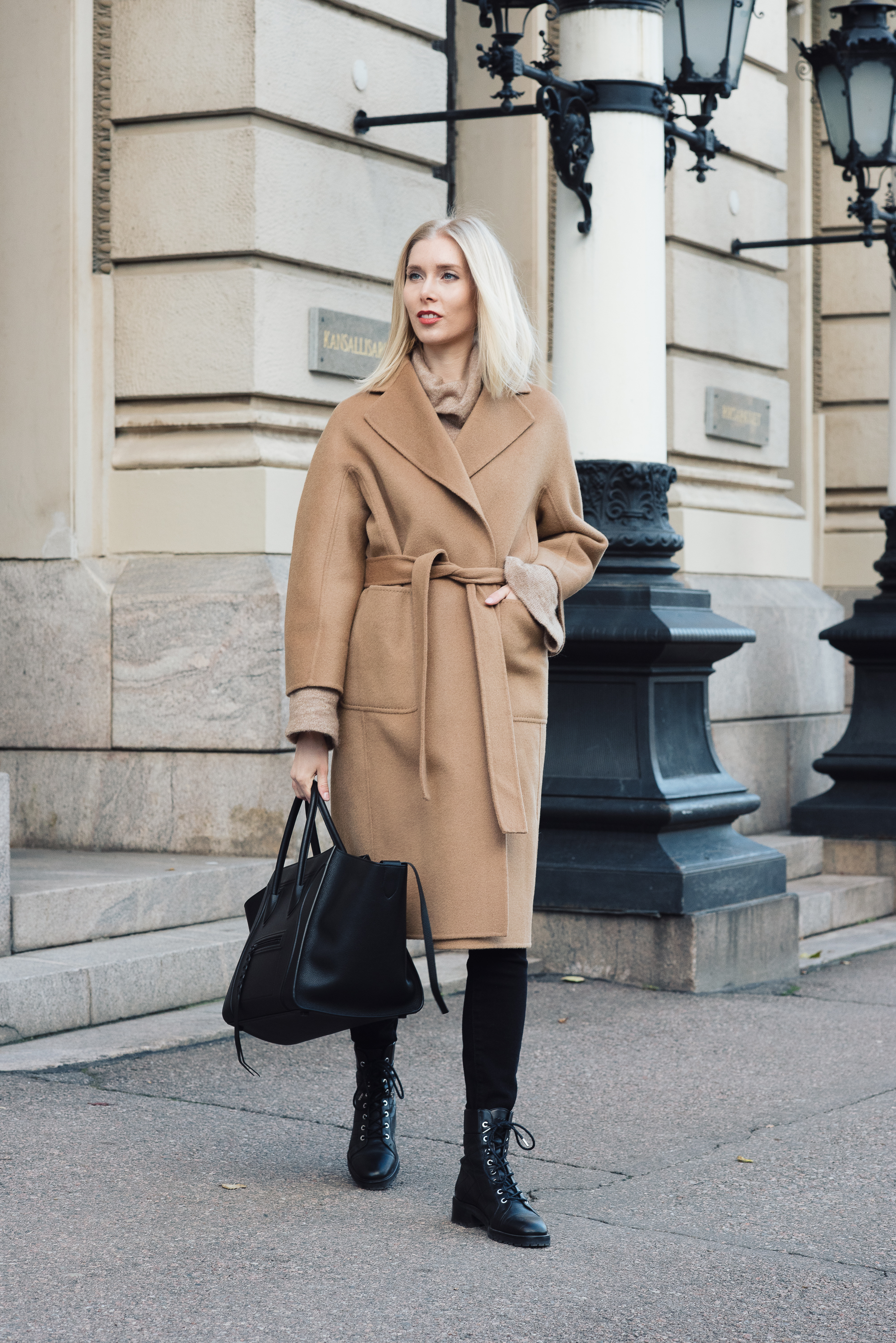 Shothecurated Camel Coat Style Plaza2